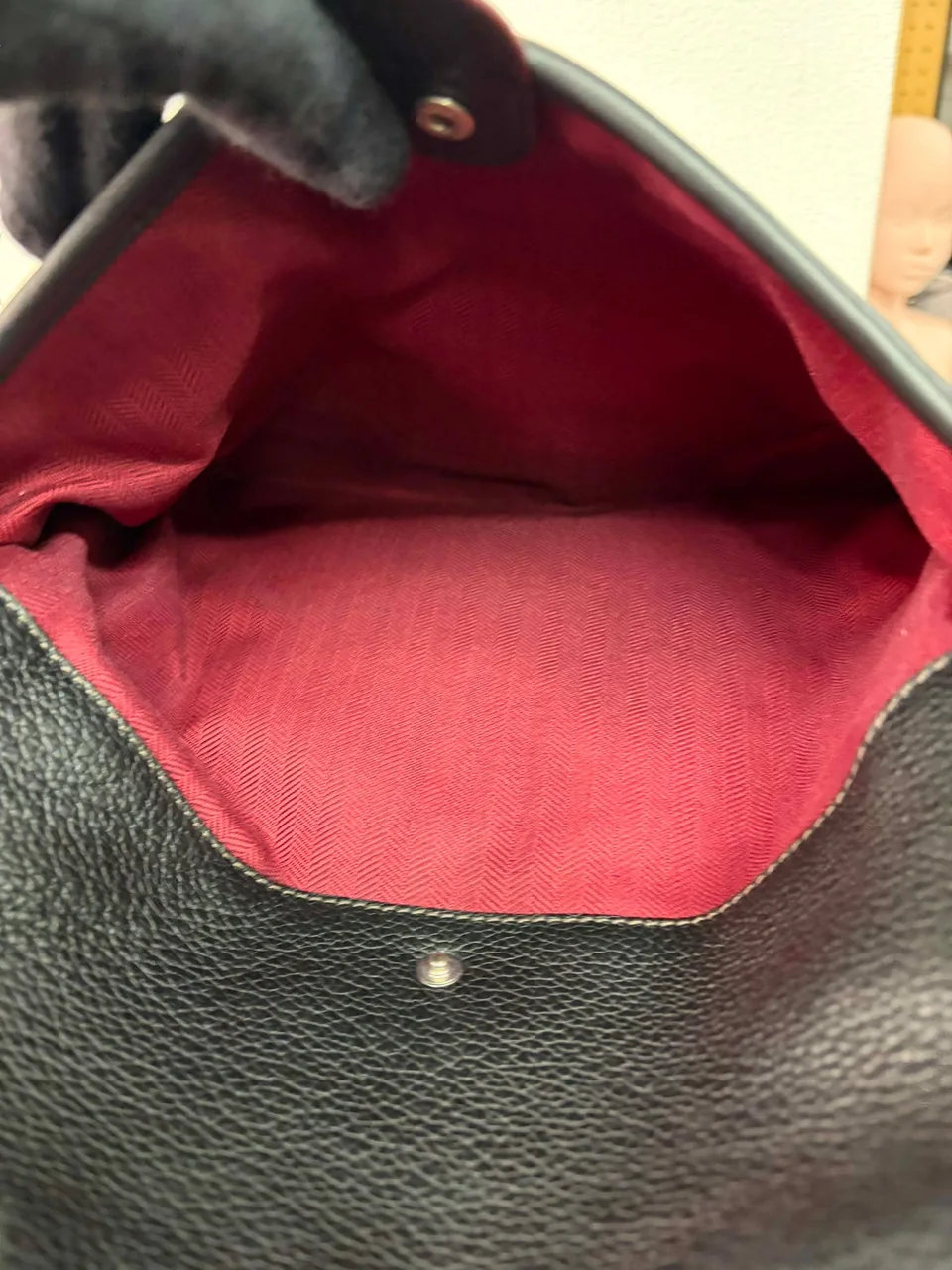 LOEWE ANAGRAM MESSENGER BAG (BLACK) view 4
