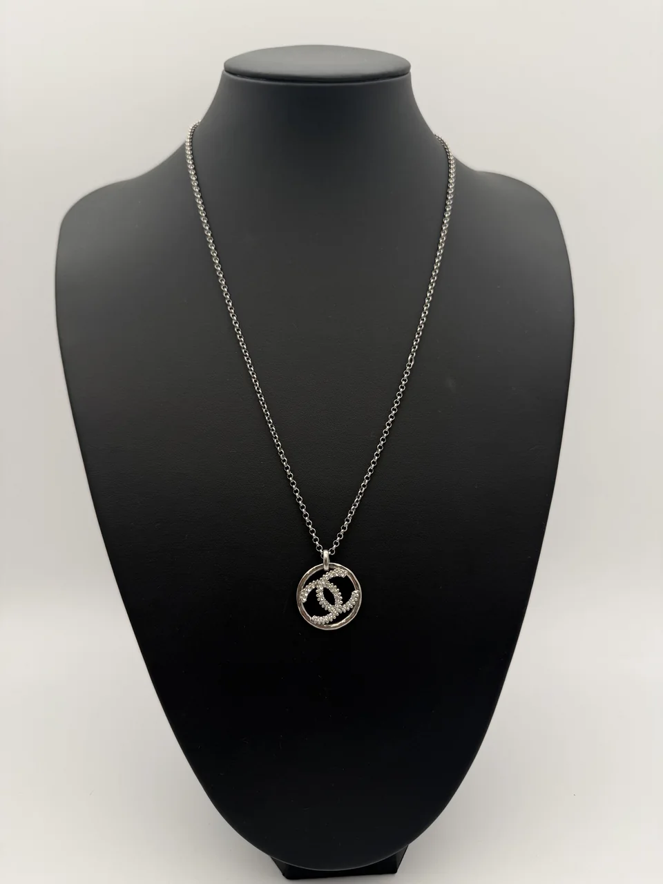 CHANEL NECKLACE hover