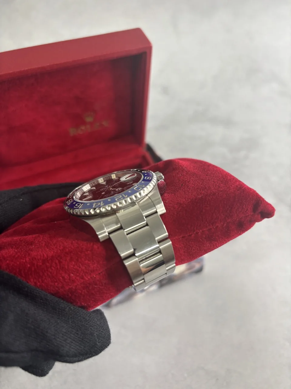 ROLEX GMT MASTER II BLACK DIAL OYSTER BRACELET (201/808/08) NEW PARALLEL (116710BLNR 5XF90307) view 3