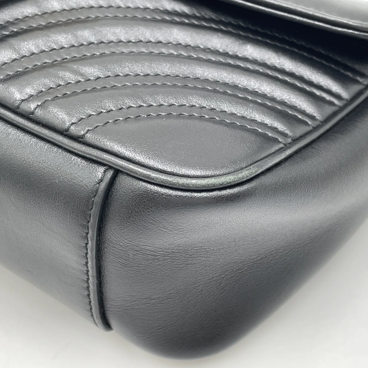 GUCCI GG MARMONT CHAIN SHOULDER BAG view 4