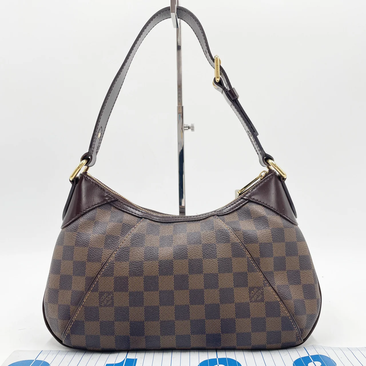 LV DAMIER THAMES PM hover