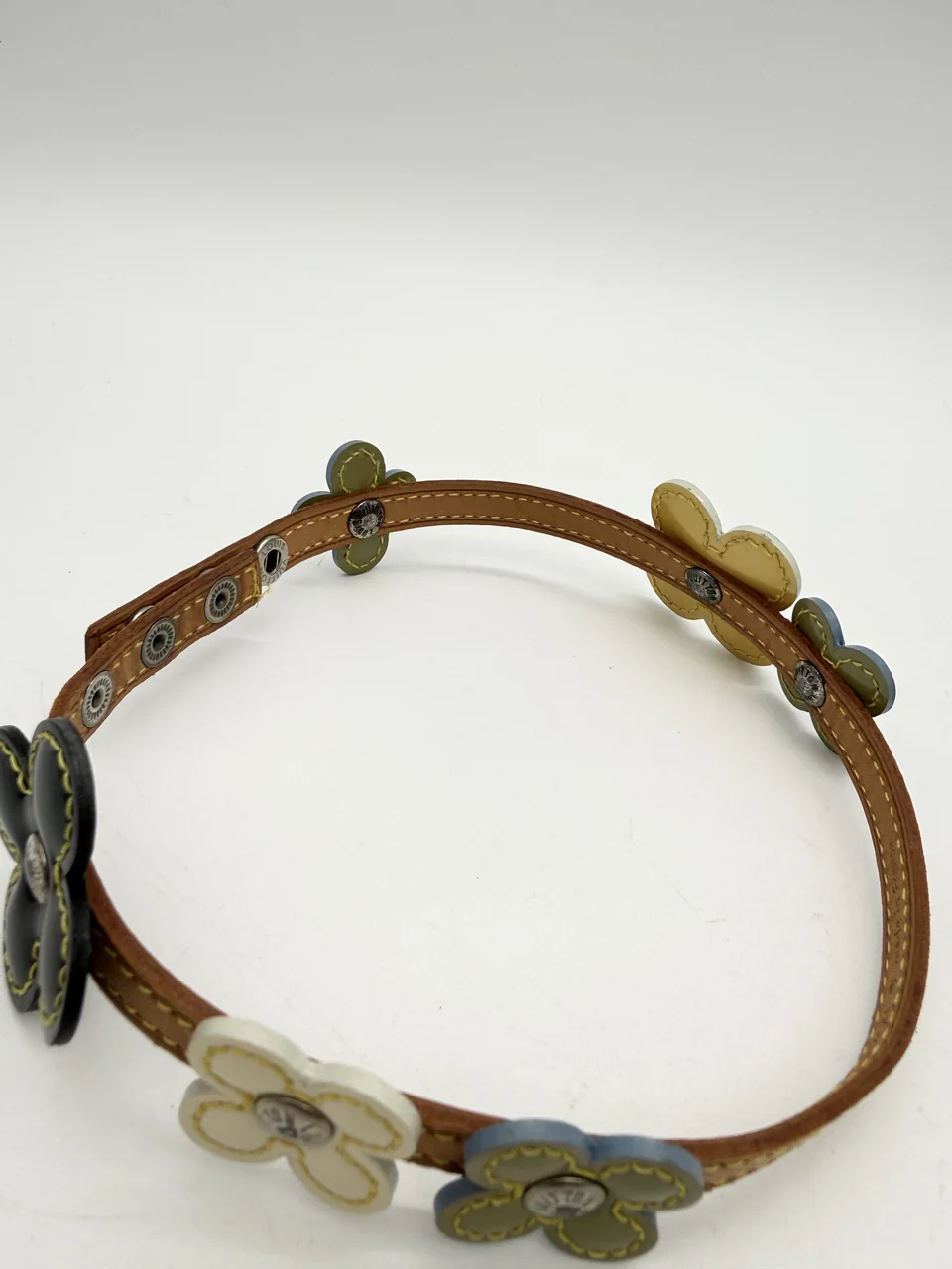LOUIS VUITTON MONOGRAM VERNIS FLEUR WRAP BRACELET/CHOKER view 6