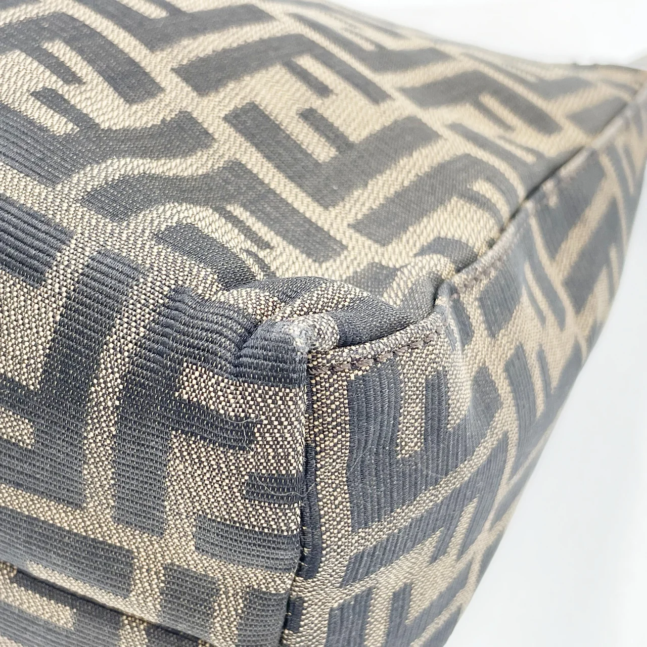 FENDI MAMMA BAGUETTE view 9