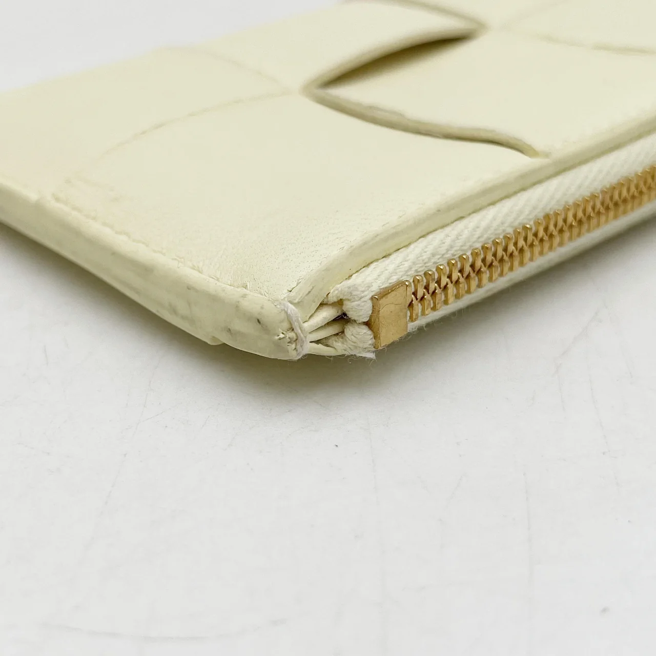 BOTTEGA VENETA MAXI INTRECCIATO FRAGMENT CASE view 5