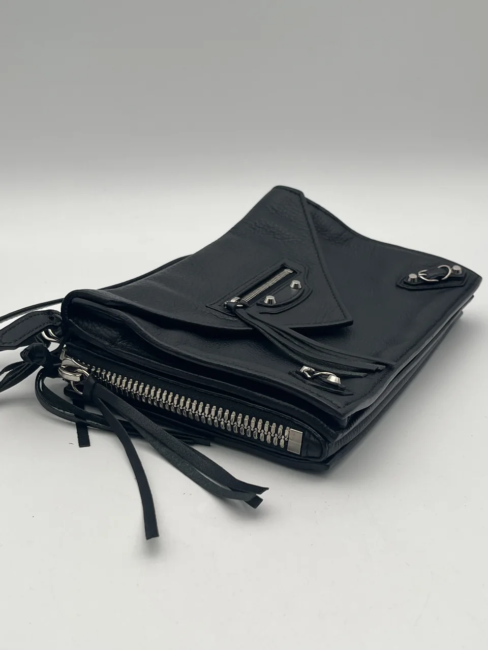 BALENCIAGA PAPER TRIPLE XS SHOULDER BAG (BLACK) view 4