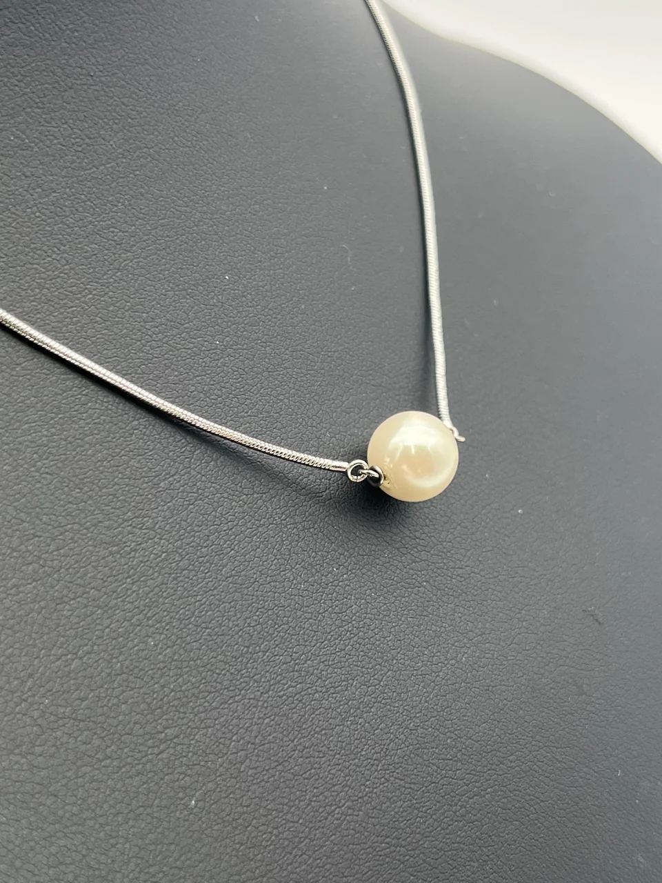 DIOR NECKLACE view 3