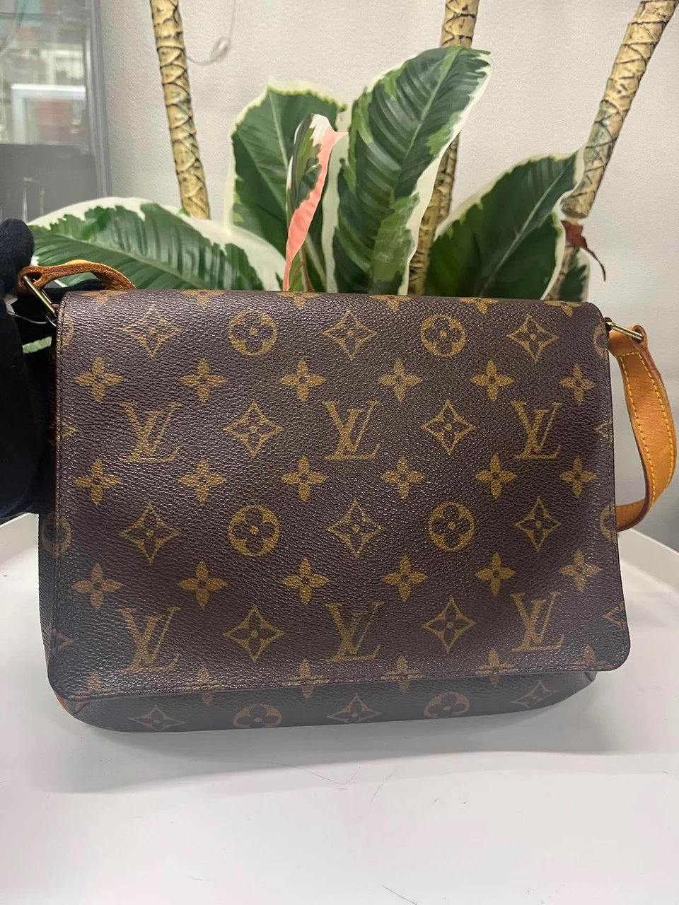 LV MONOGRAM MUSETTE TANGO SHORT photo 3