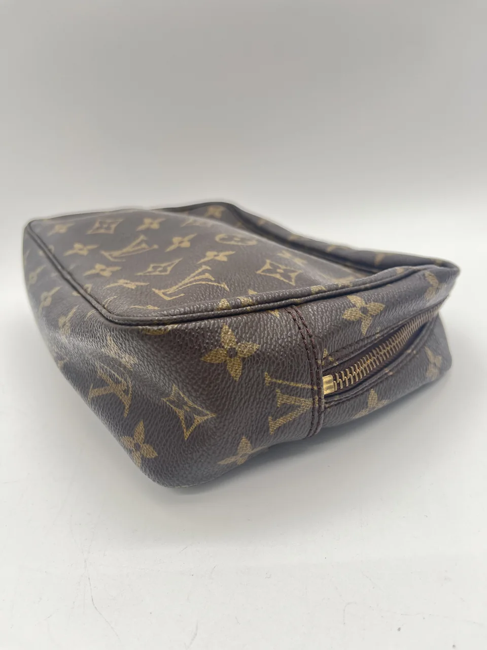 LV TROUSSE TOILETTE 23 view 3