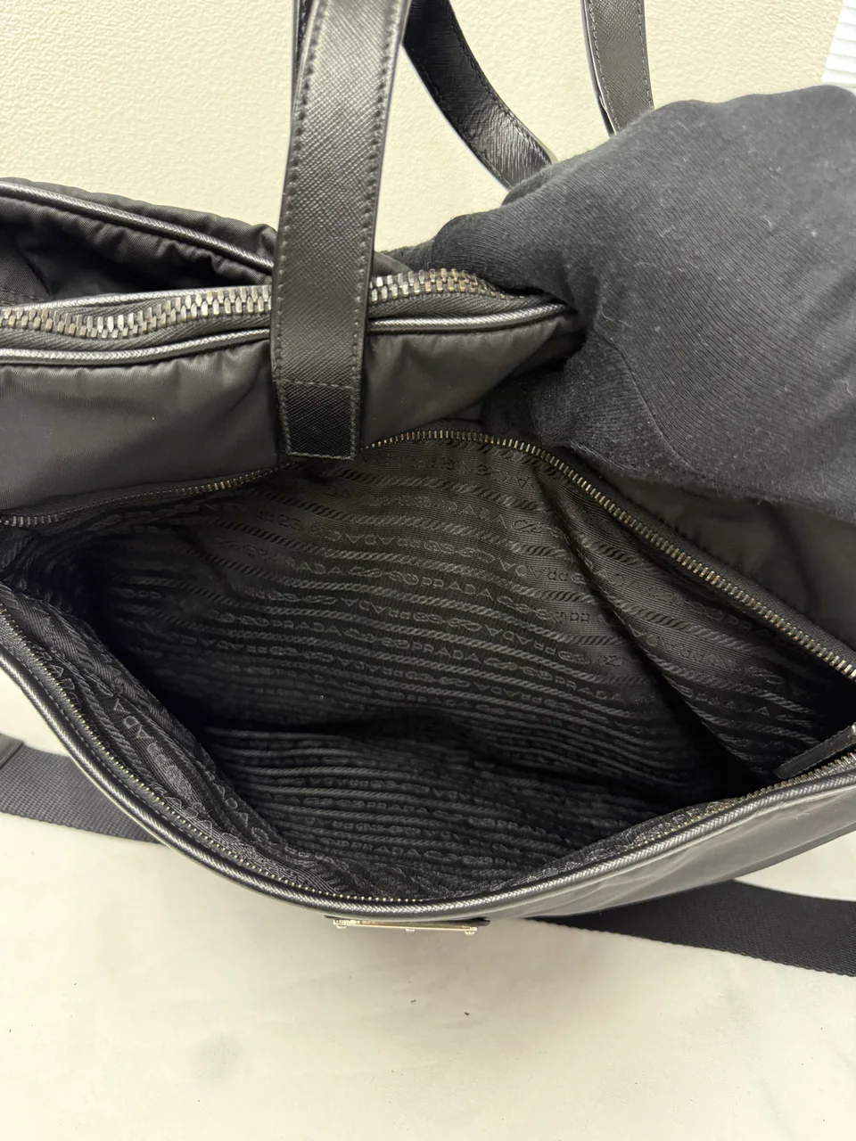 PRADA NYLON TWO-WAY SHOULDER BAG (BLACK) view 9