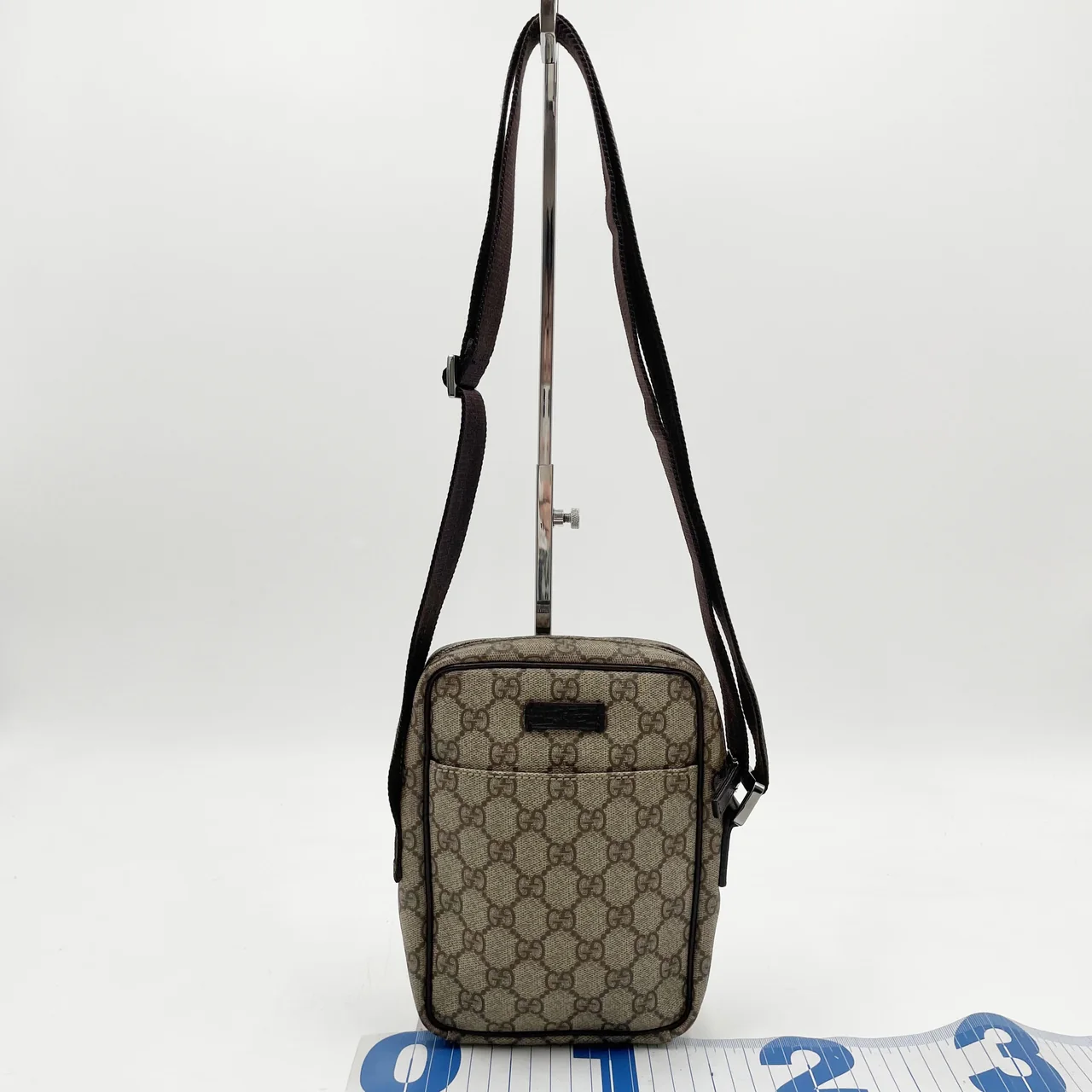 GUCCI GG SUPREME SHOULDER BAG