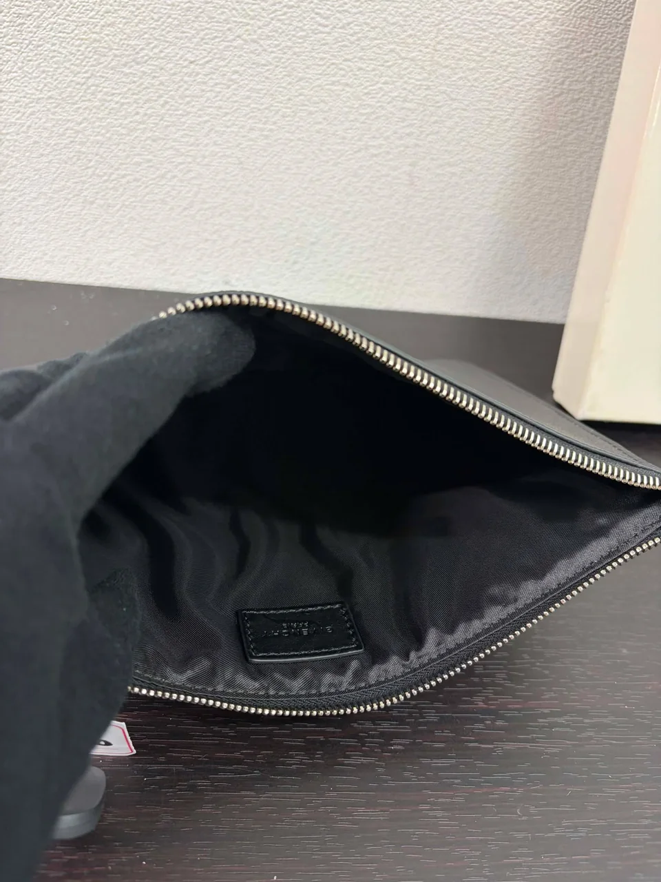 GIVENCHY CLUTCH BAG (BLACK) view 2