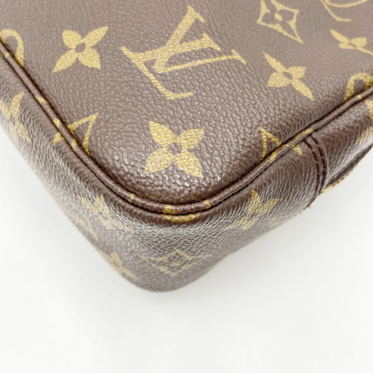 LV MONOGRAM TROUSSE TOILETTE 23 view 5