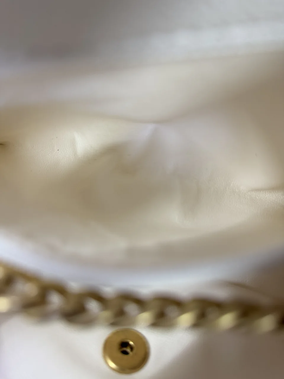 CHANEL CAVIAR MATELASSE CHAIN SHOULDER BAG (WHITE) view 12