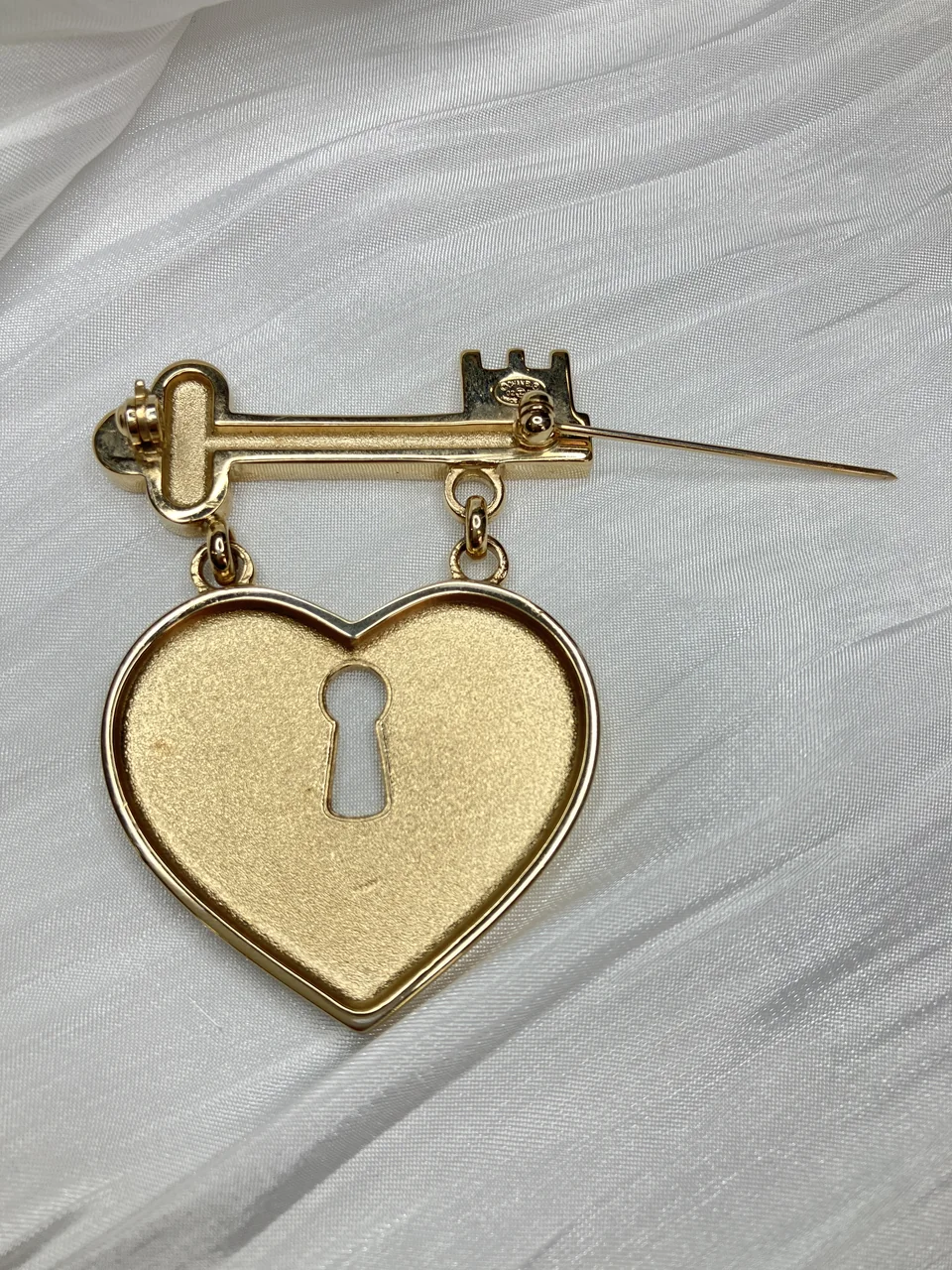 CHANEL BROOCH hover
