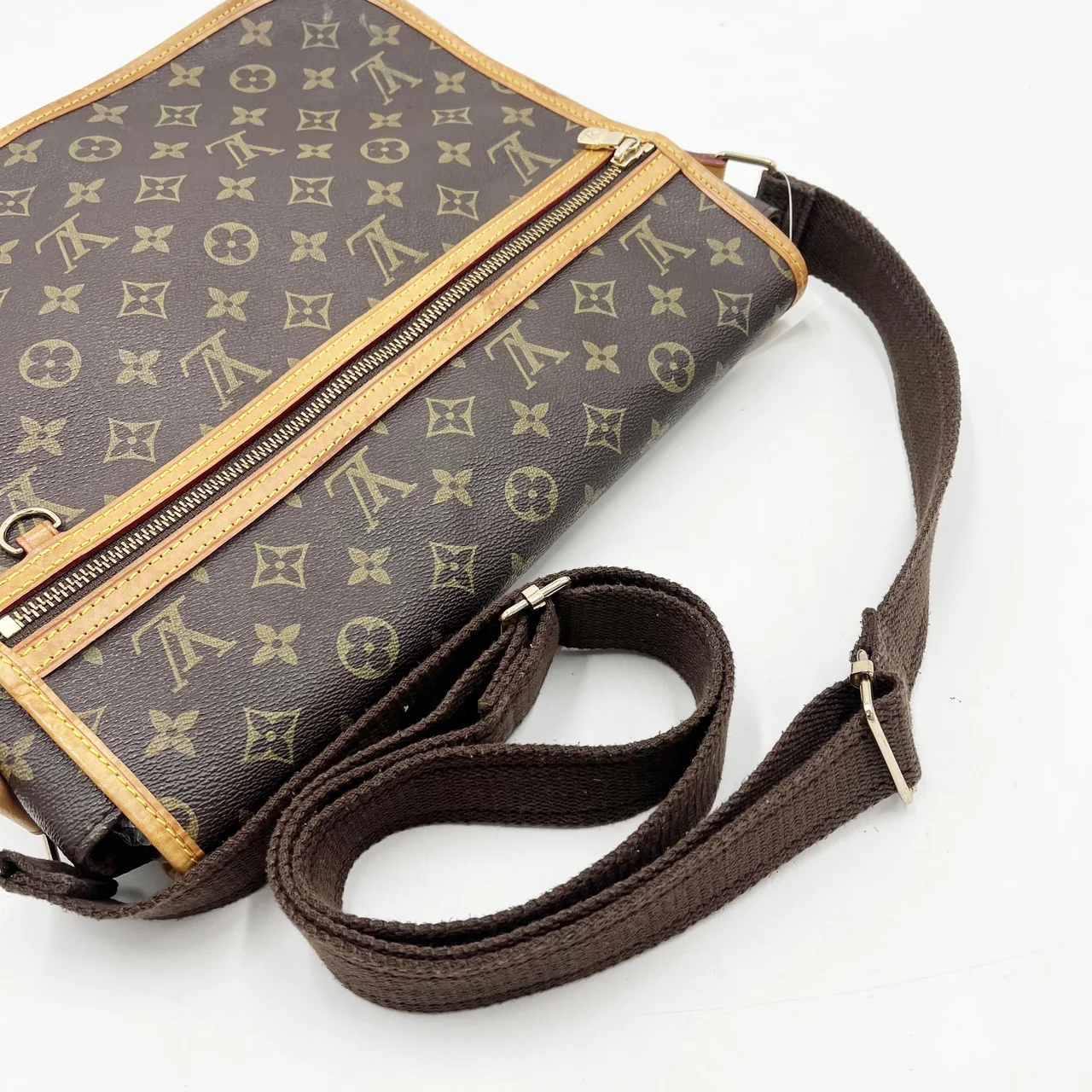 LV MONOGRAM MESSENGER BOSPHORE GM view 6