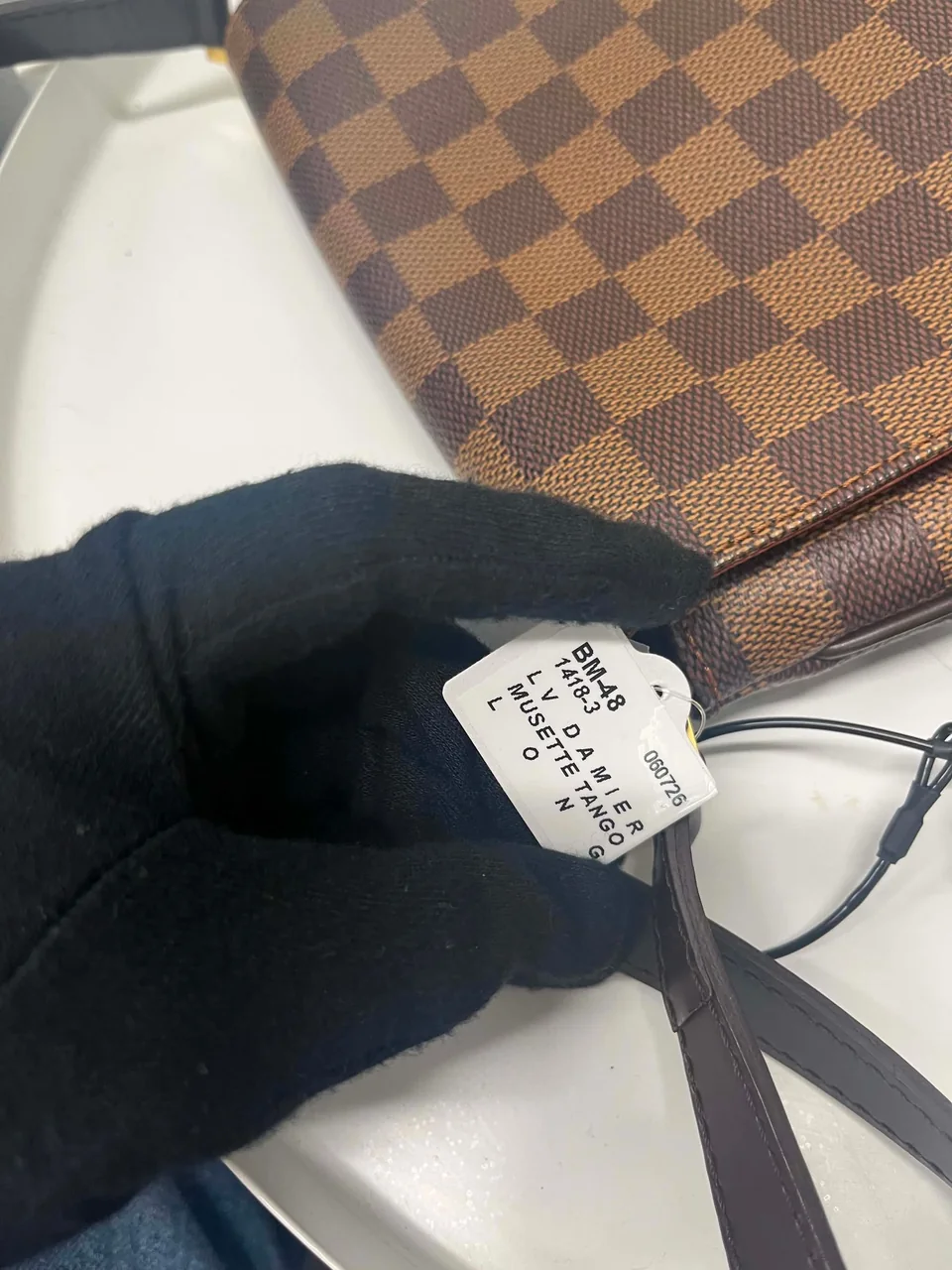 LV DAMIER MUSETTE TANGO LONG view 8