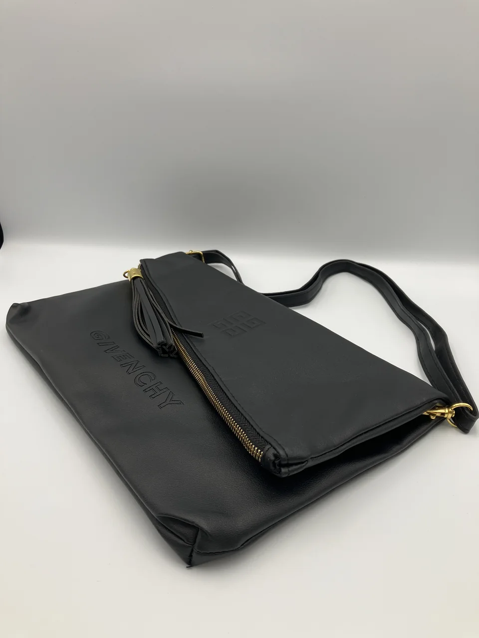 GIVENCHY SHOULDER BAG (BLACK) view 10