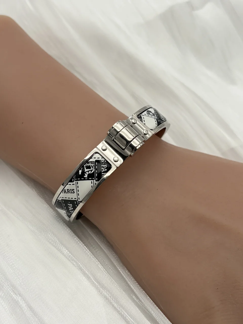 HERMES EMAILLE CHARNIERE view 8