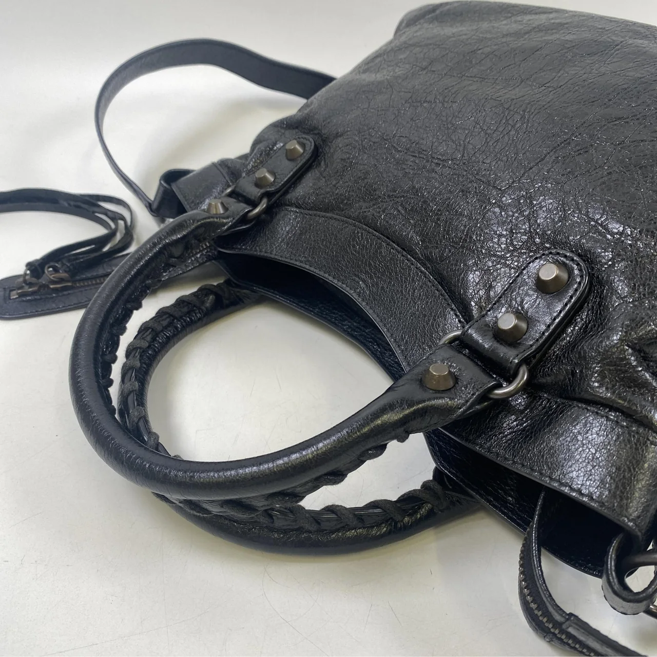 BALENCIAGA THE TOWN HANDBAG (BLACK) view 6