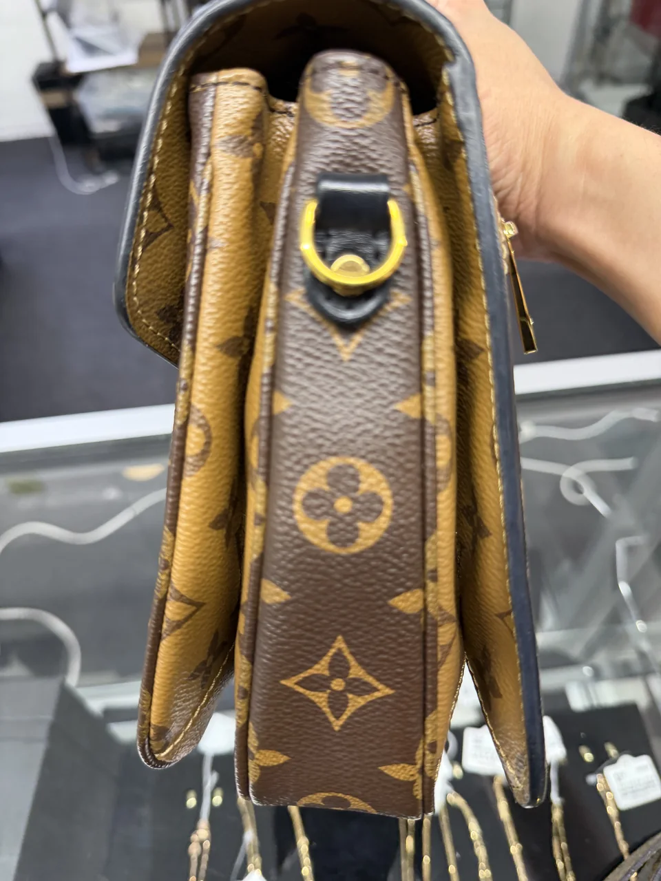 LV MONOGRAM REVERSE POCHETTE METIS MM view 4