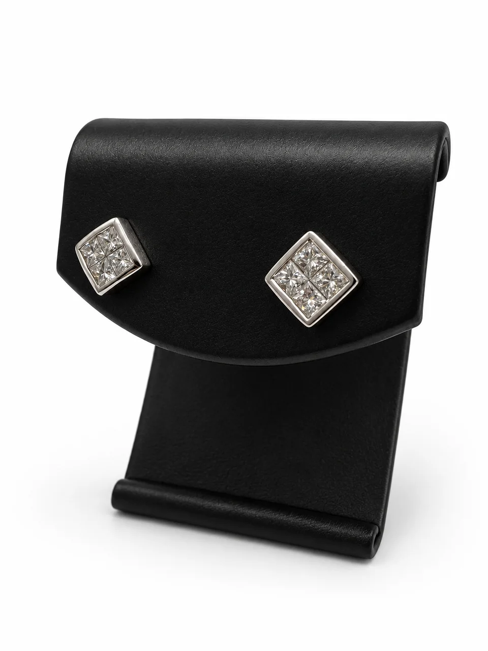 PT850 DIAMOND EARRINGS FD0.31CT*2 3.1G hover