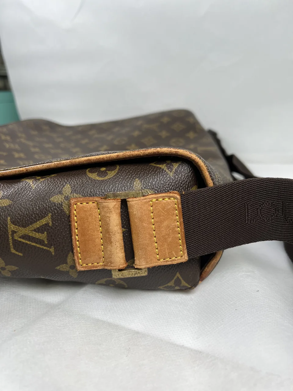 LV MONOGRAM ABBESSES view 3