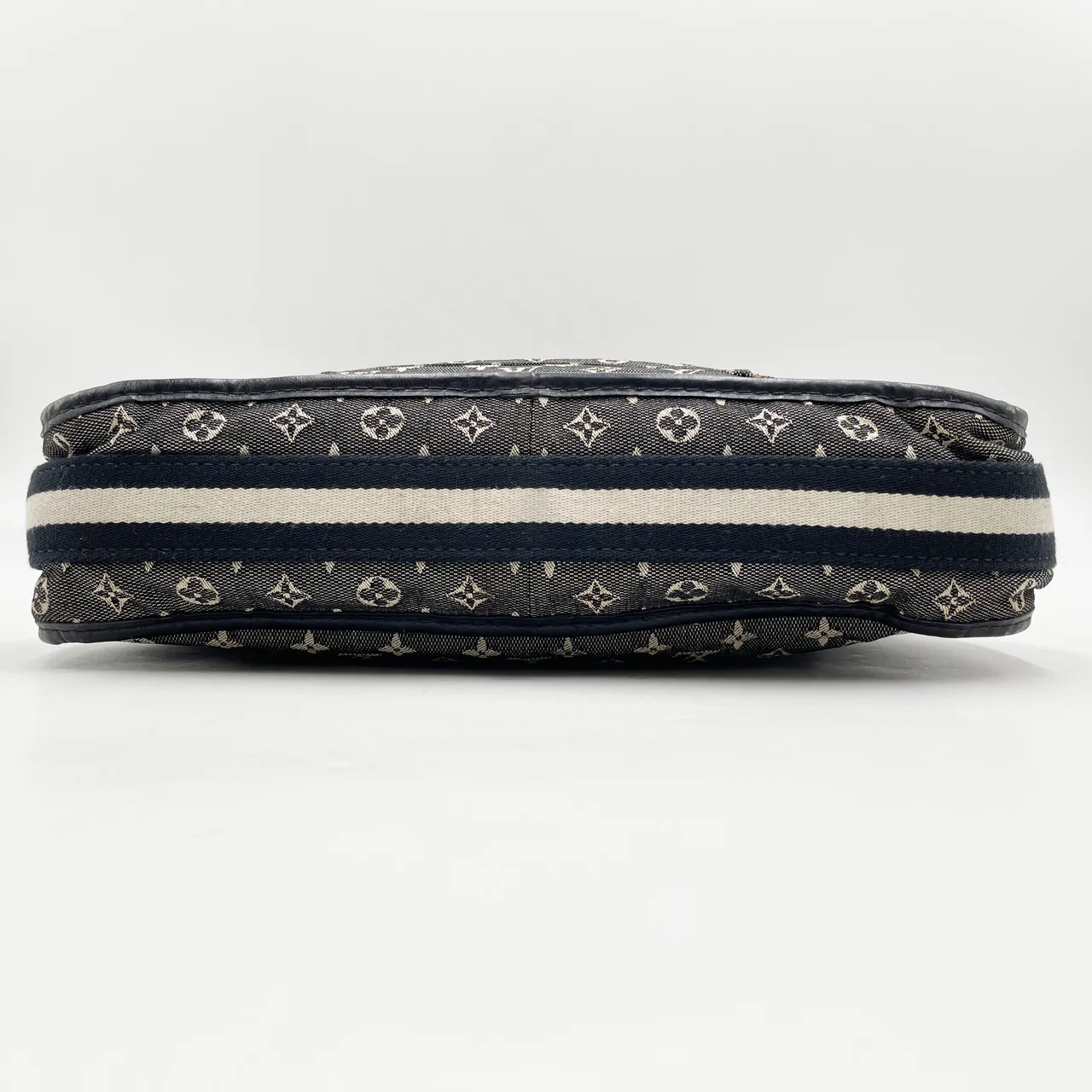 LV MONOGRAM MINI BESACE MARIE-KATE view 6
