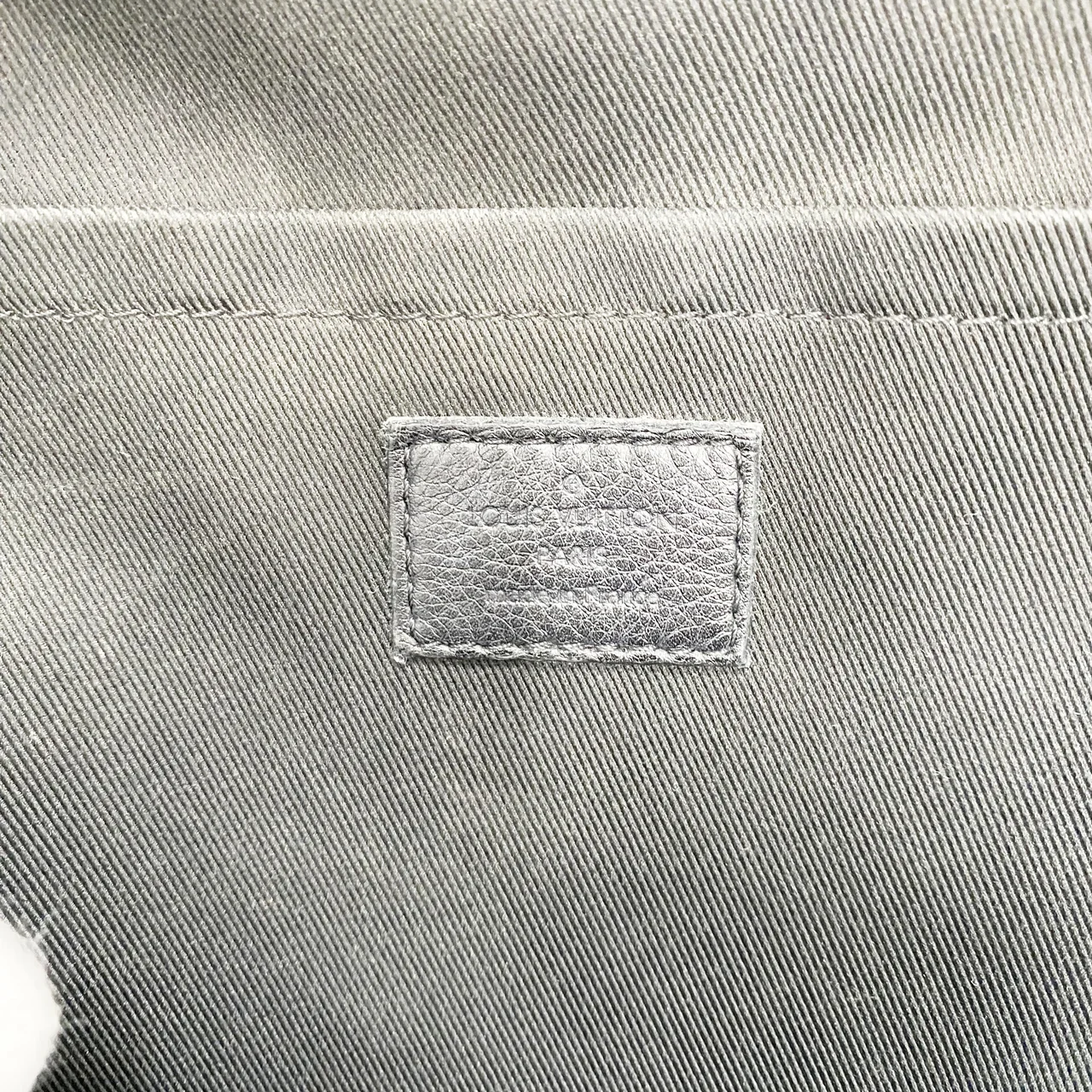 LV REVERSE MONOGRAM PALM SPRINGS PM view 9