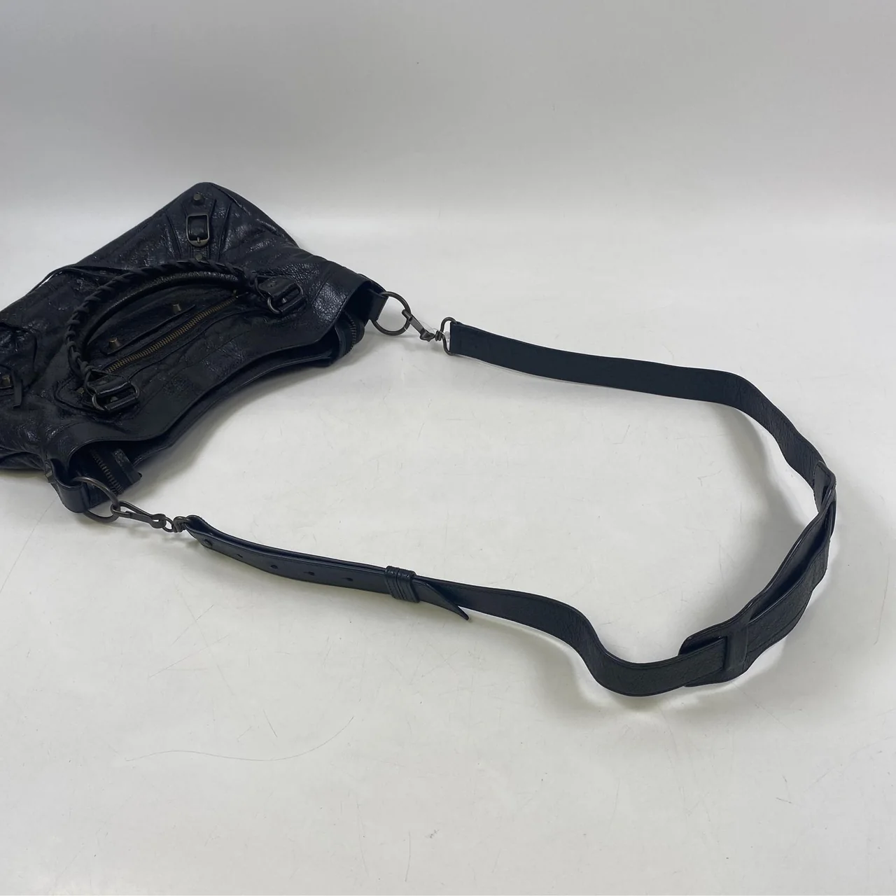 BALENCIAGA THE TOWN HANDBAG (BLACK) view 8