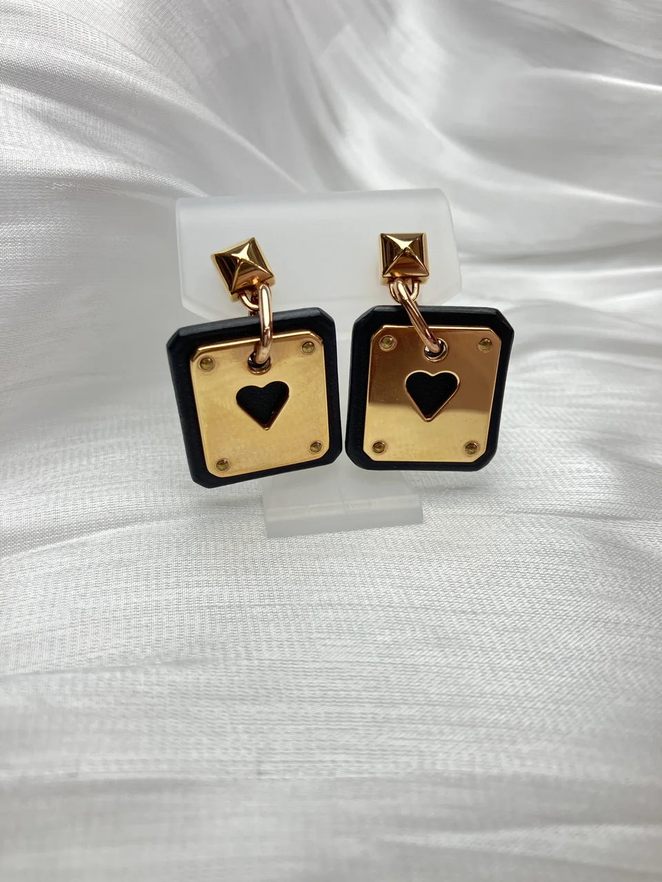 HERMES EARRINGS hover