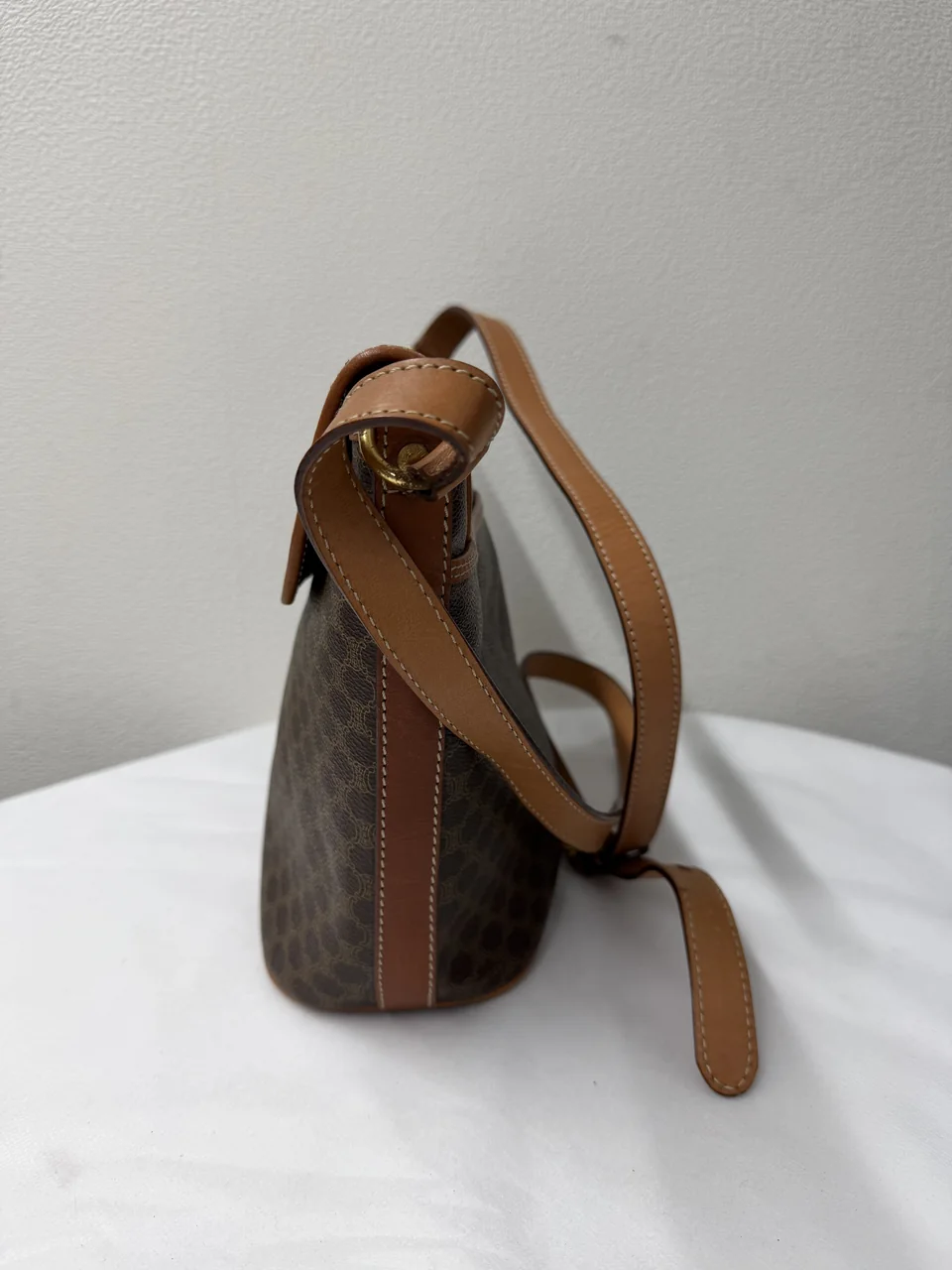 CELINE SHOULDER BAG hover