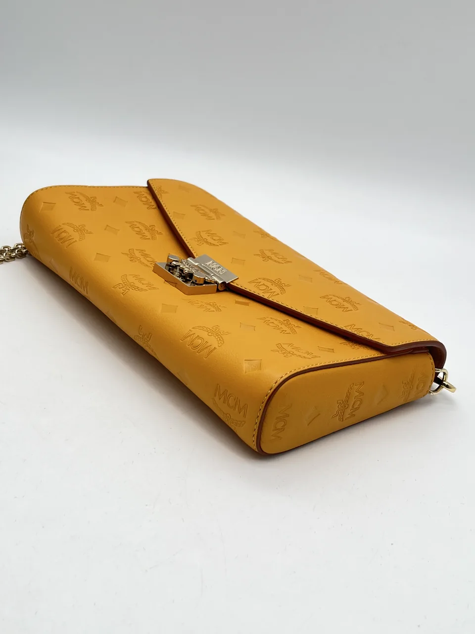 MCM VICETOS TWO-WAY SHOULDER BAG (YELLOW) view 4