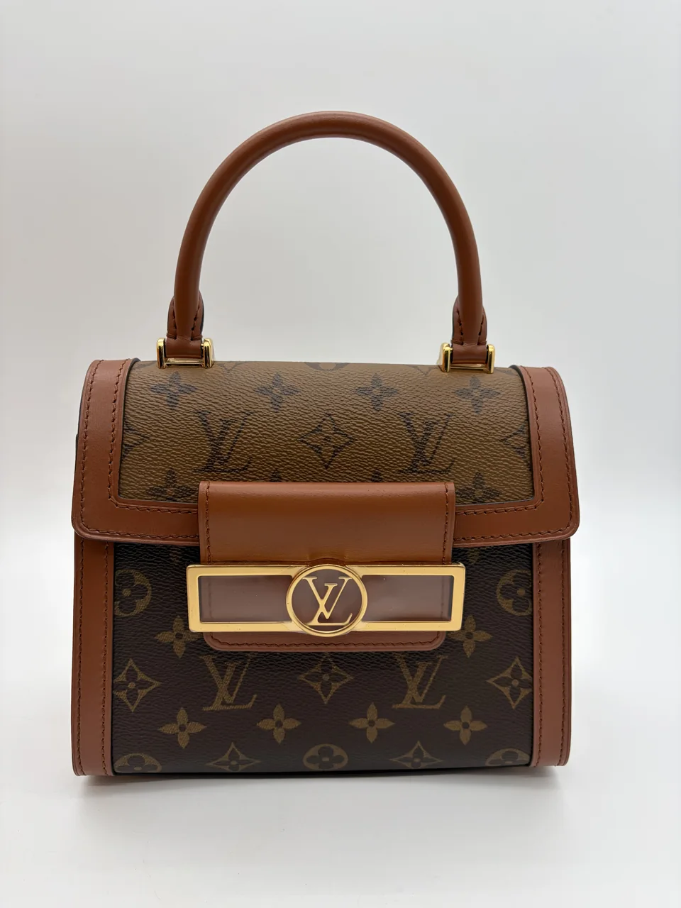 LV MONOGRAM REVERSE DAUPHINE CAPITAL hover