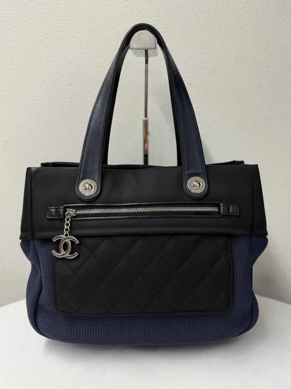 CHANEL TOTE BAG (17 SERIAL CODE)