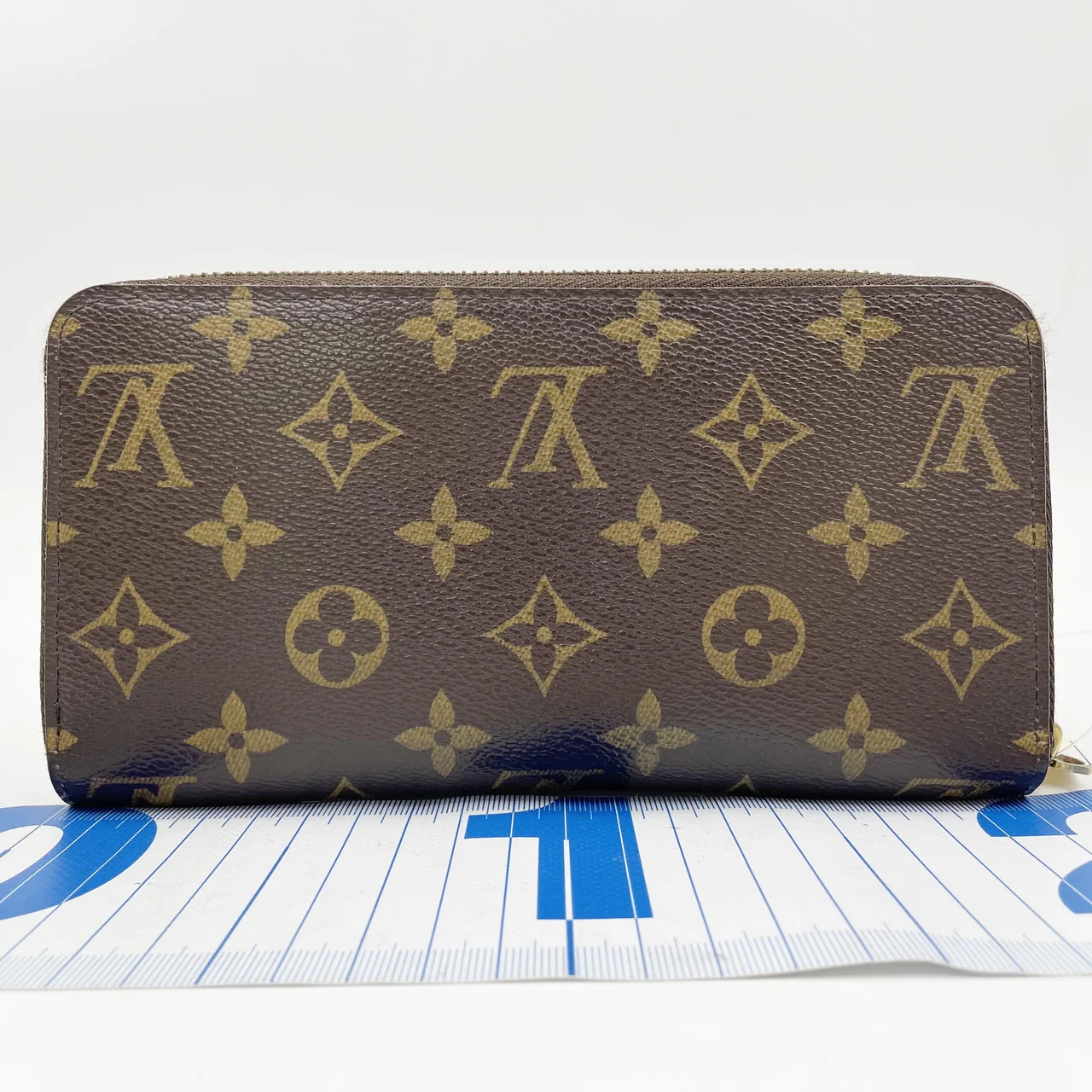 LV MONOGRAM ZIPPY WALLET hover
