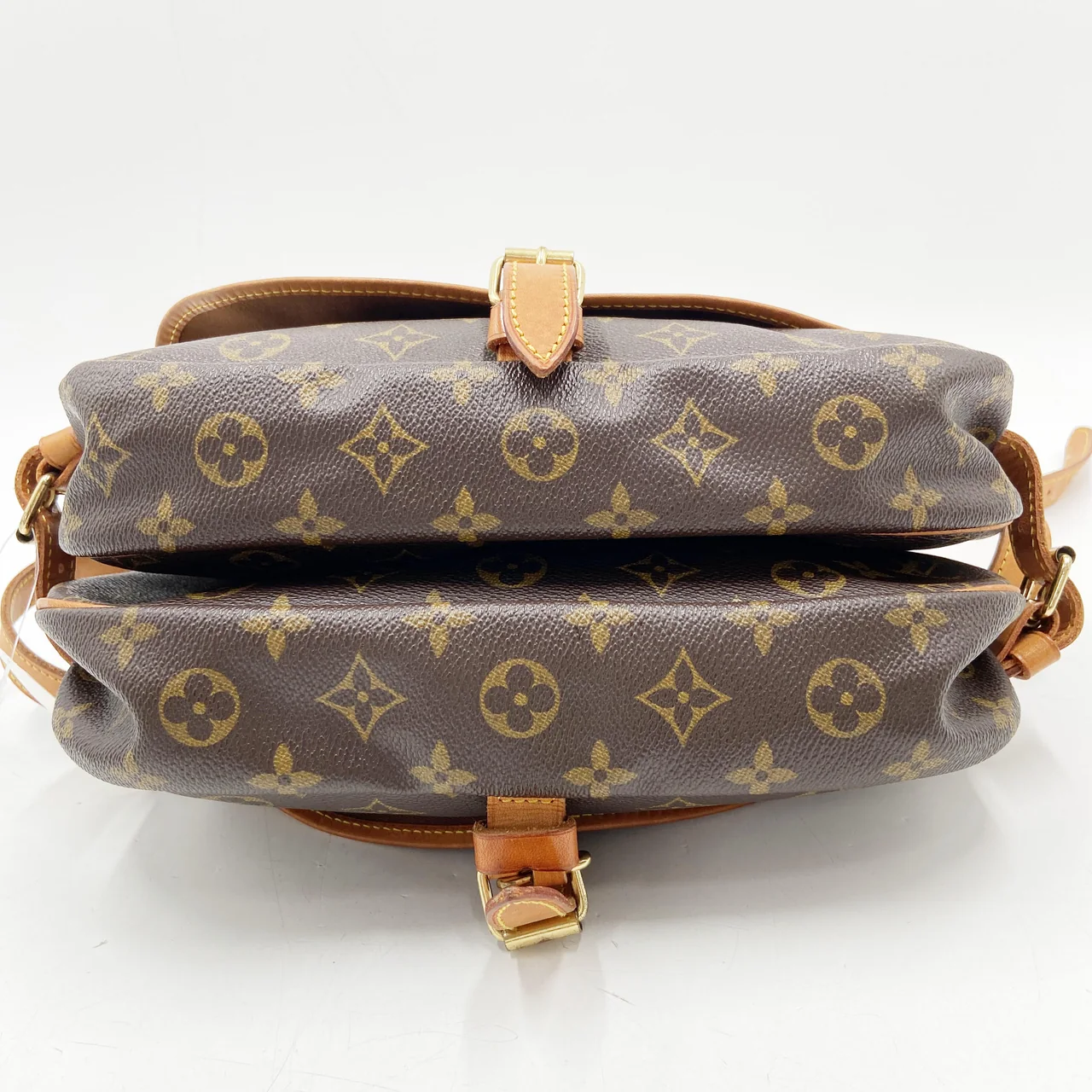 LV MONOGRAM SAUMUR 30 view 3