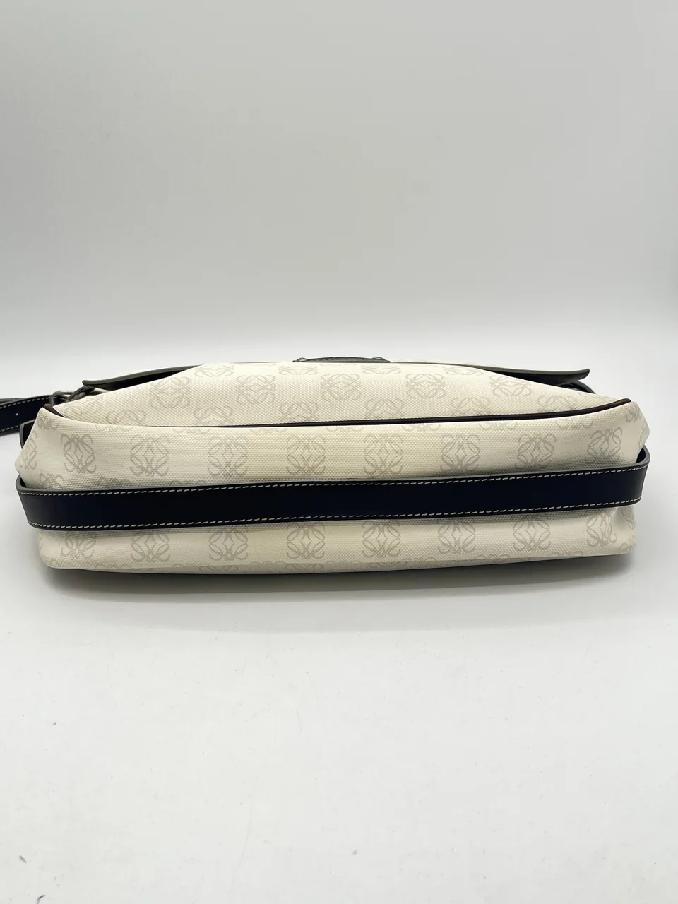 LOEWE SHOULDER BAG view 5