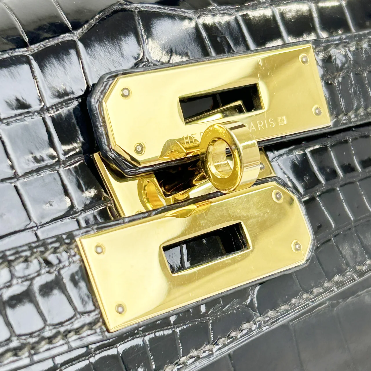 HERMES KELLY 32 (POROSUS, BLACK, ○W STAMP) view 3