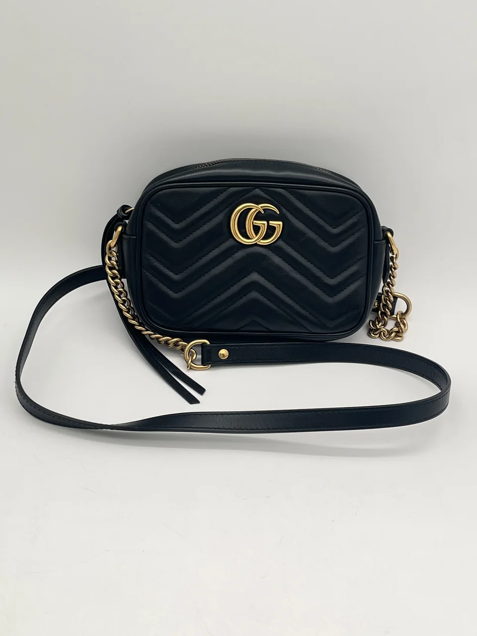 GUCCI GG ARMONT CHAIN SHOULDER BAG (BLACK) hover
