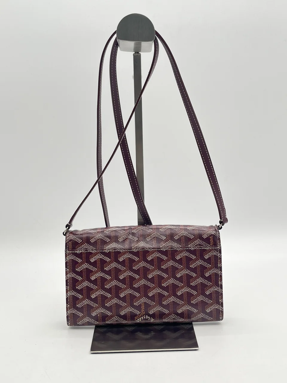 GOYARD VARENNE (BOUGAINVILLEA) hover