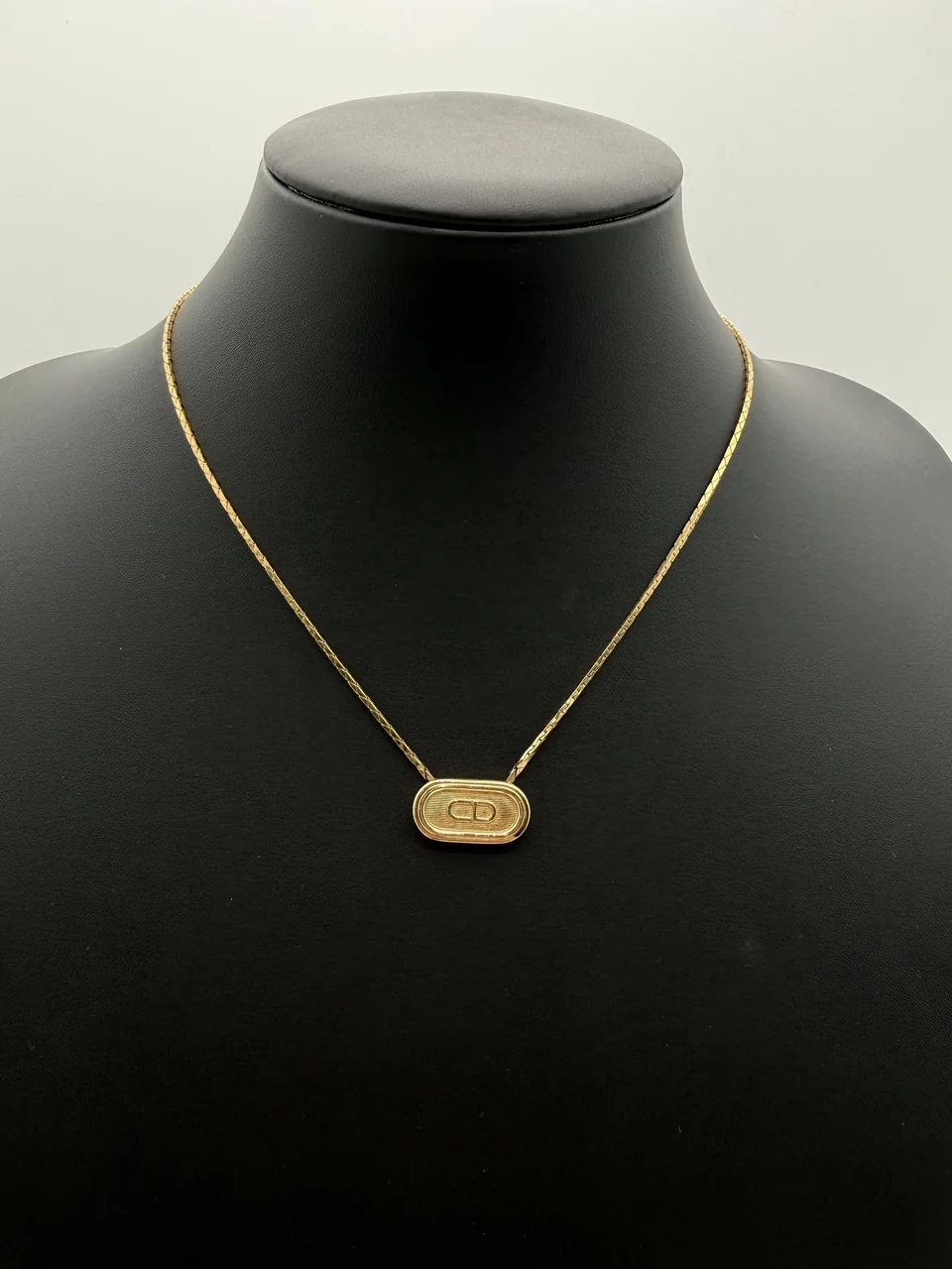 DIOR NECKLACE