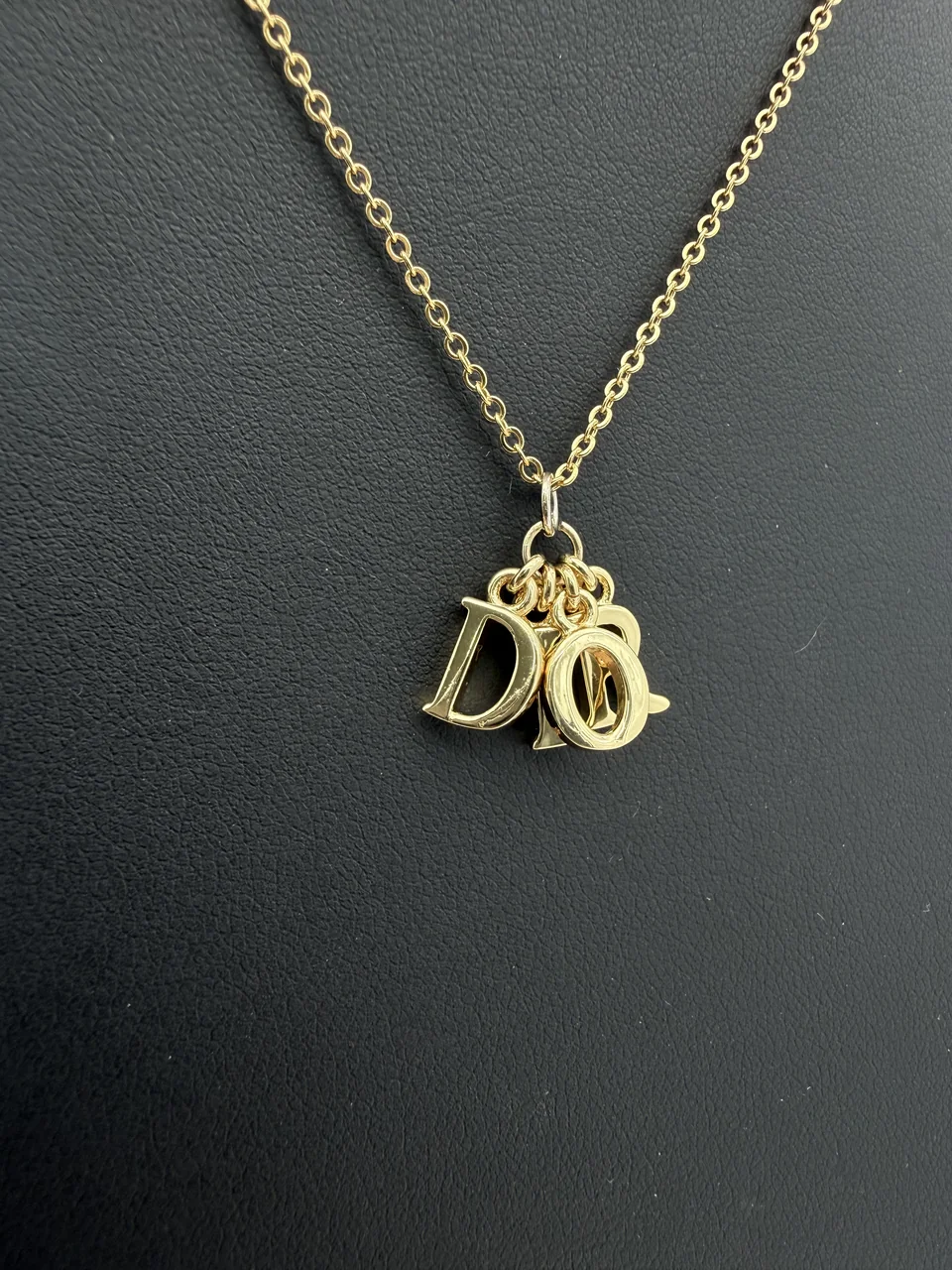 DIOR NECKLACE view 3