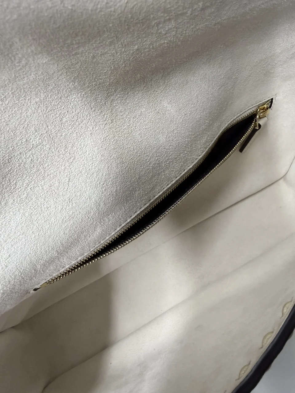 FENDI MAMMA BAGUETTE TWO-WAY SHOULDER BAG (BEIGE) view 8