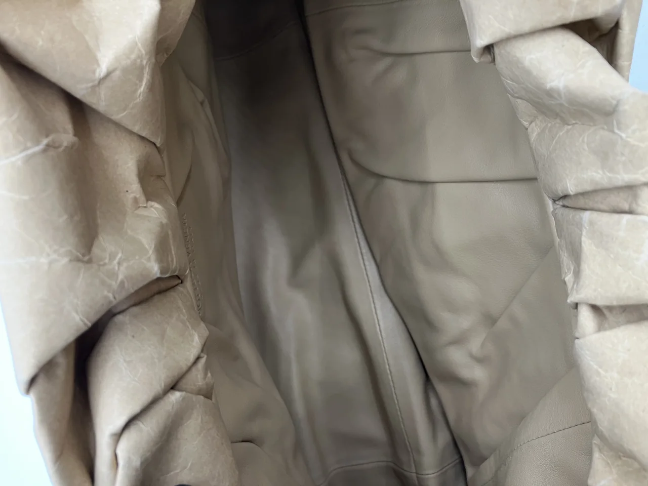 BOTTEGA VENETA HANDBAG (BEIGE) view 9