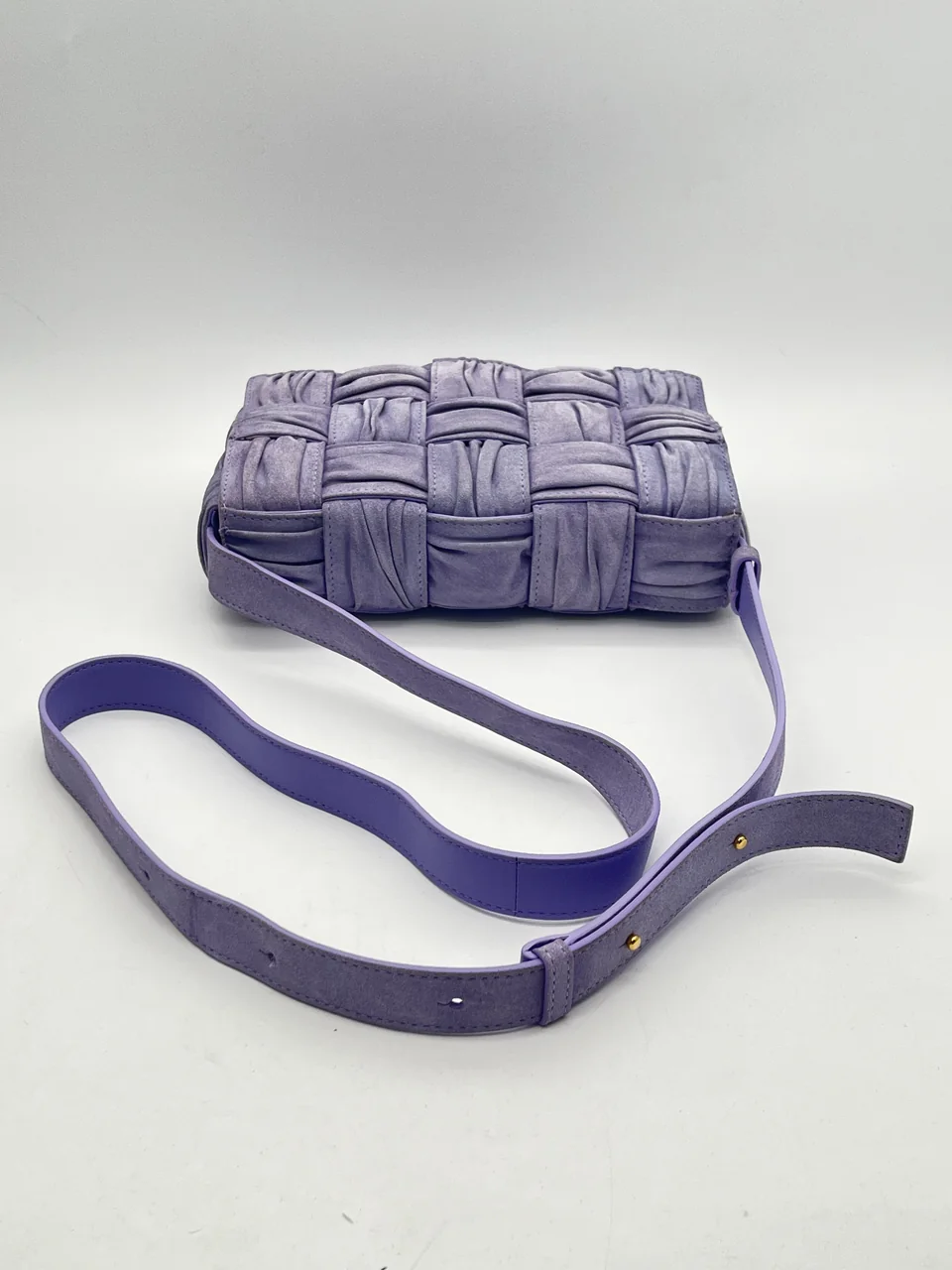 BOTTEGA VENETA MAXI INTRECCIATO CASSETTE (PURPLE) view 3