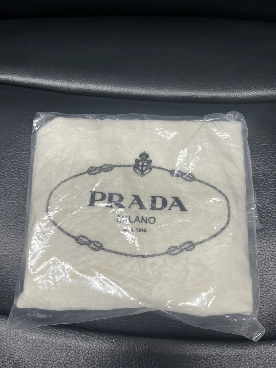 PRADA SHOULDER BAG (BLACK) photo 6