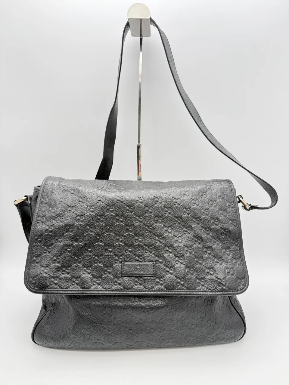 GUCCI GUCCISSIMA SHOULDER BAG (BLACK)