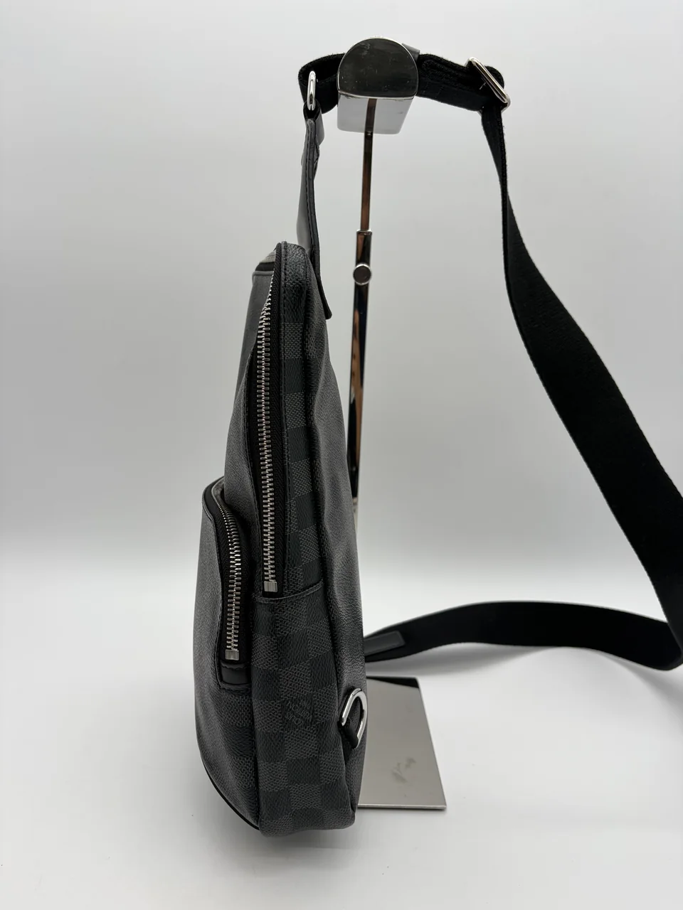 LV GRAPHITE N41719 view 7