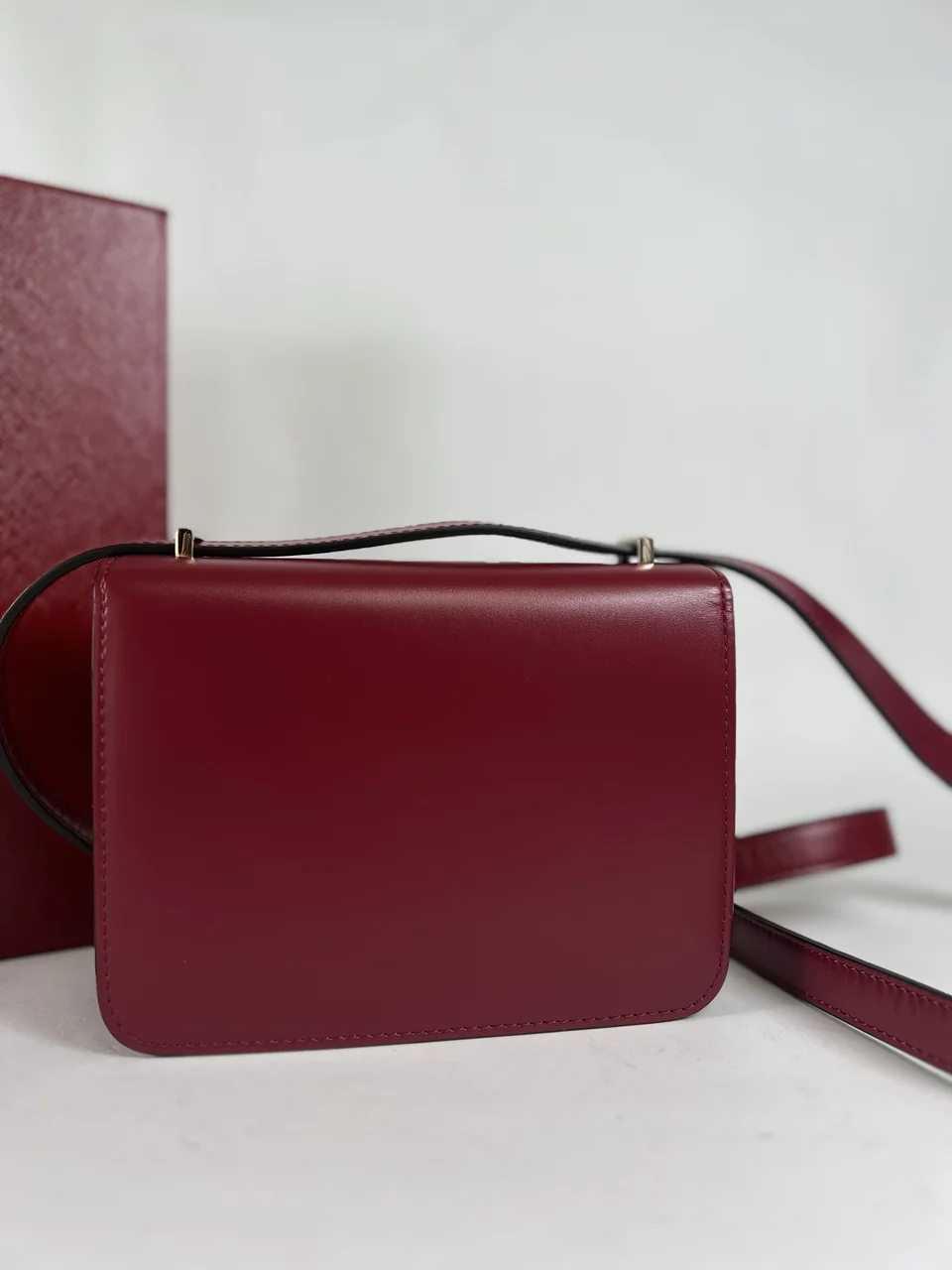 CARTIER C DE CARTIER SHOULDER BAG (BORDEAUX) view 3