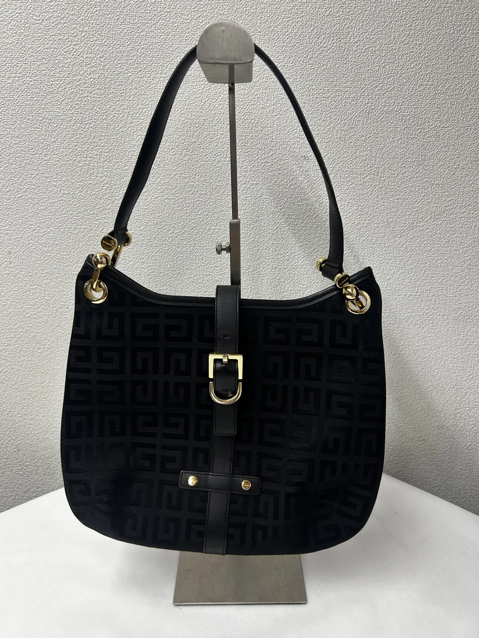 GIVENCHY HANDBAG (BLACK) view 10